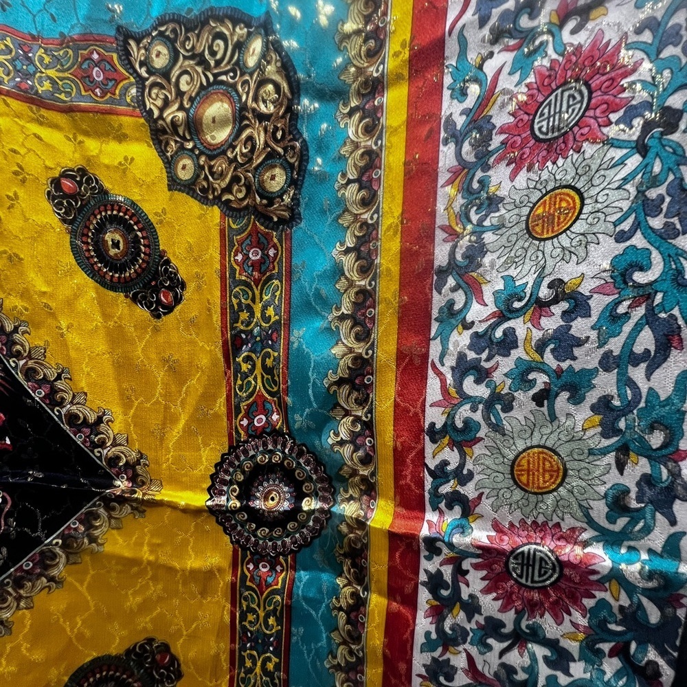 Vintage 34” Silk Scarf Ornate Medallion Baroque Print Yellow Teal Large Square - Picture 4 of 8